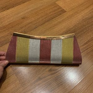 Wedding clutches new